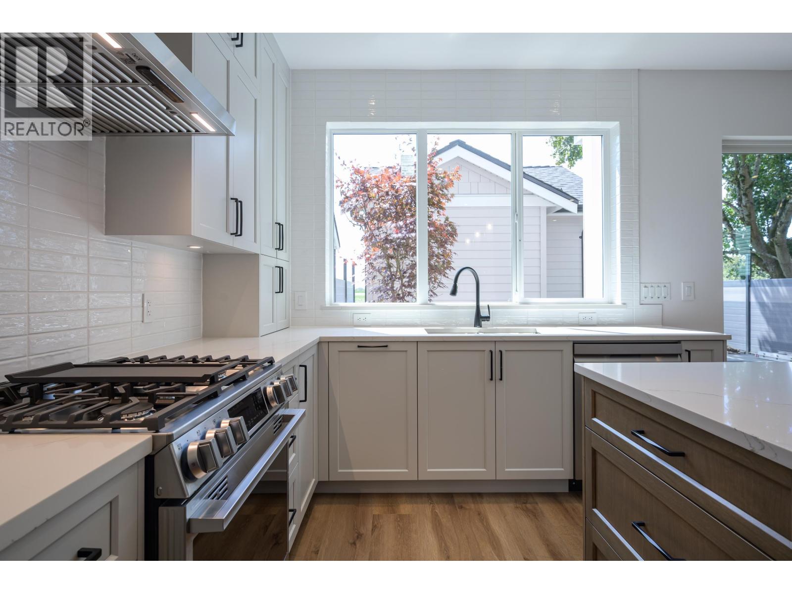 4884 42a Avenue Property Photo 17