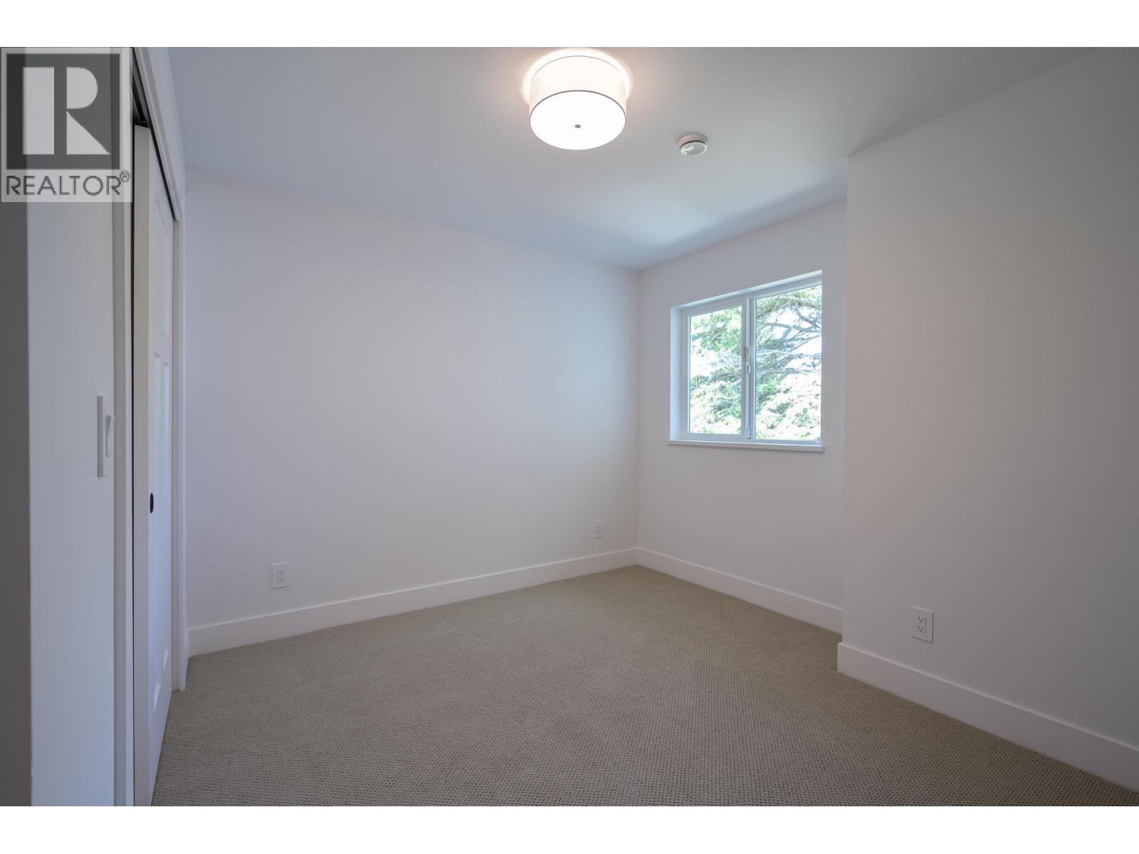 4884 42a Avenue Property Photo 24