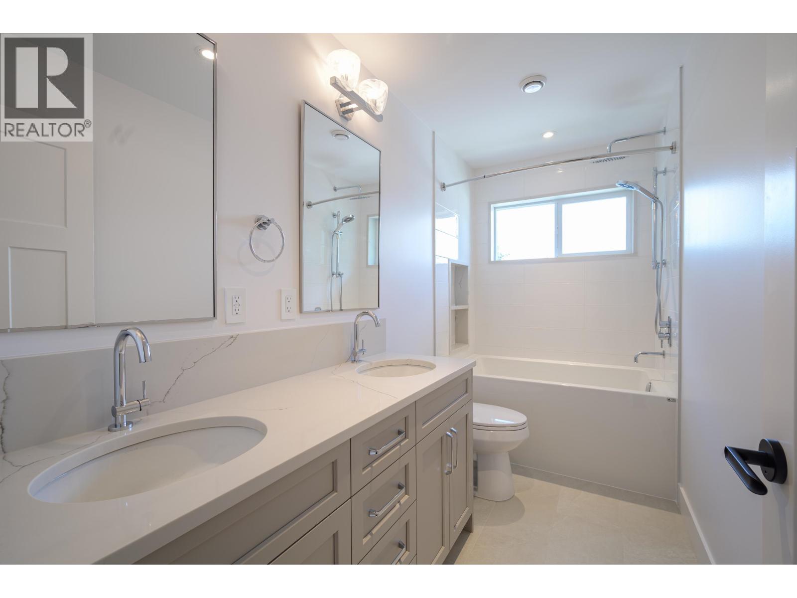 4884 42a Avenue Property Photo 25