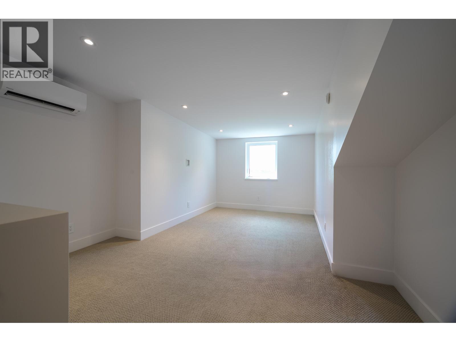 4884 42a Avenue Property Photo 29