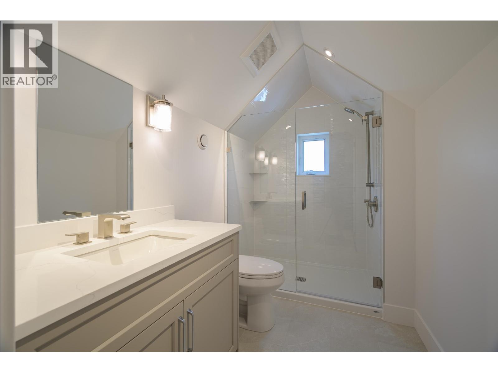4884 42a Avenue Property Photo 30
