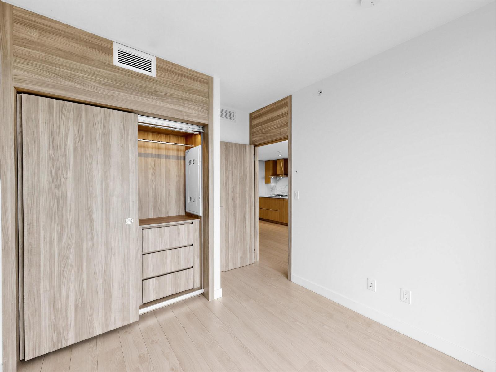 3106 9887 Whalley Boulevard Property Photo 15