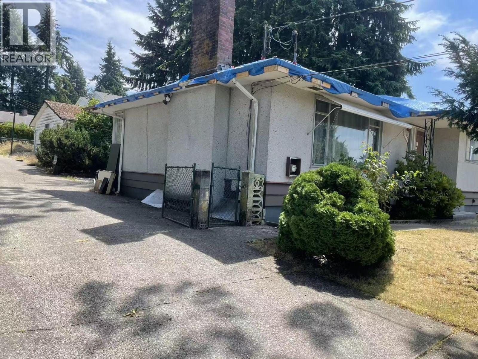 697 Fairview Street Property Photo 2