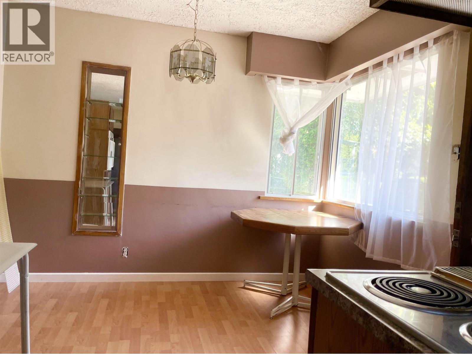 697 Fairview Street Property Photo 5