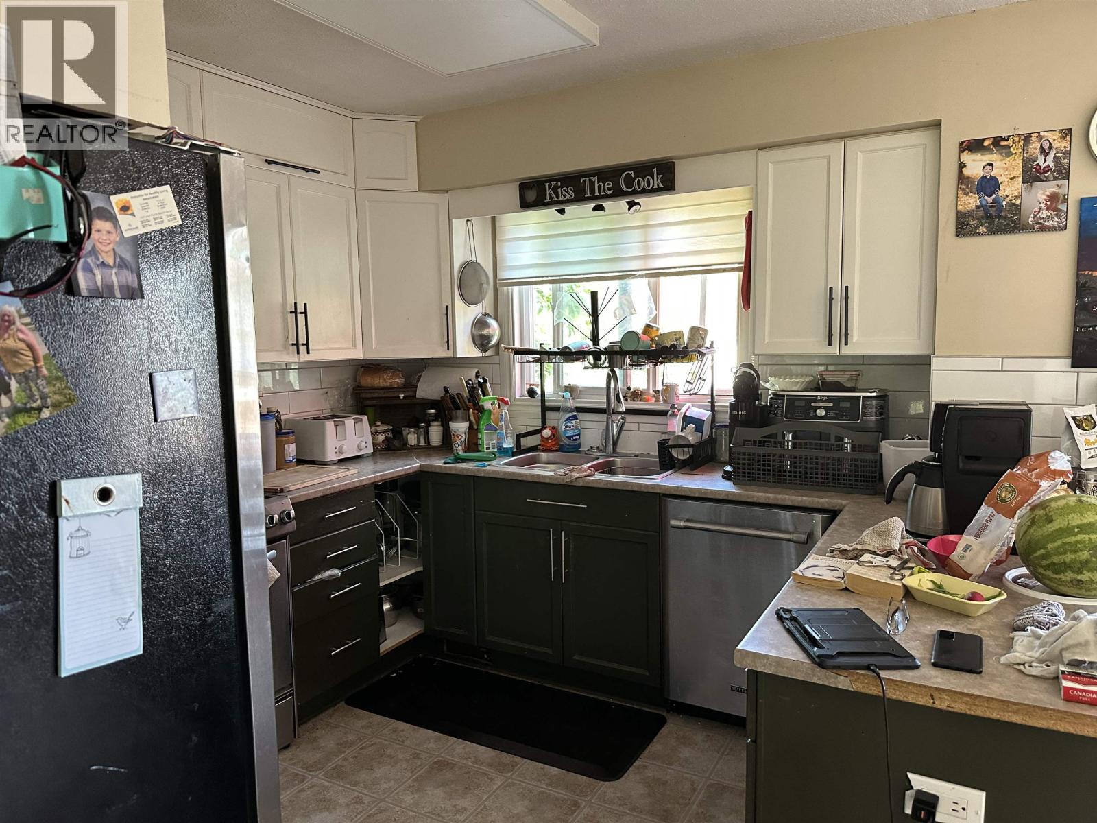 8519 87 Street Property Photo 2