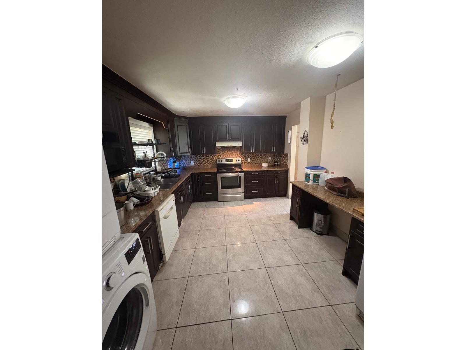 2755 Springhill Street Property Photo 7