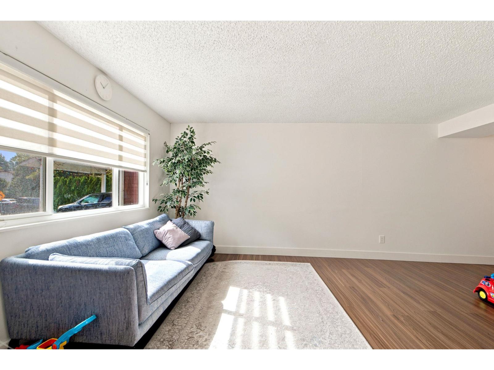 9443 132a Street Property Photo 6