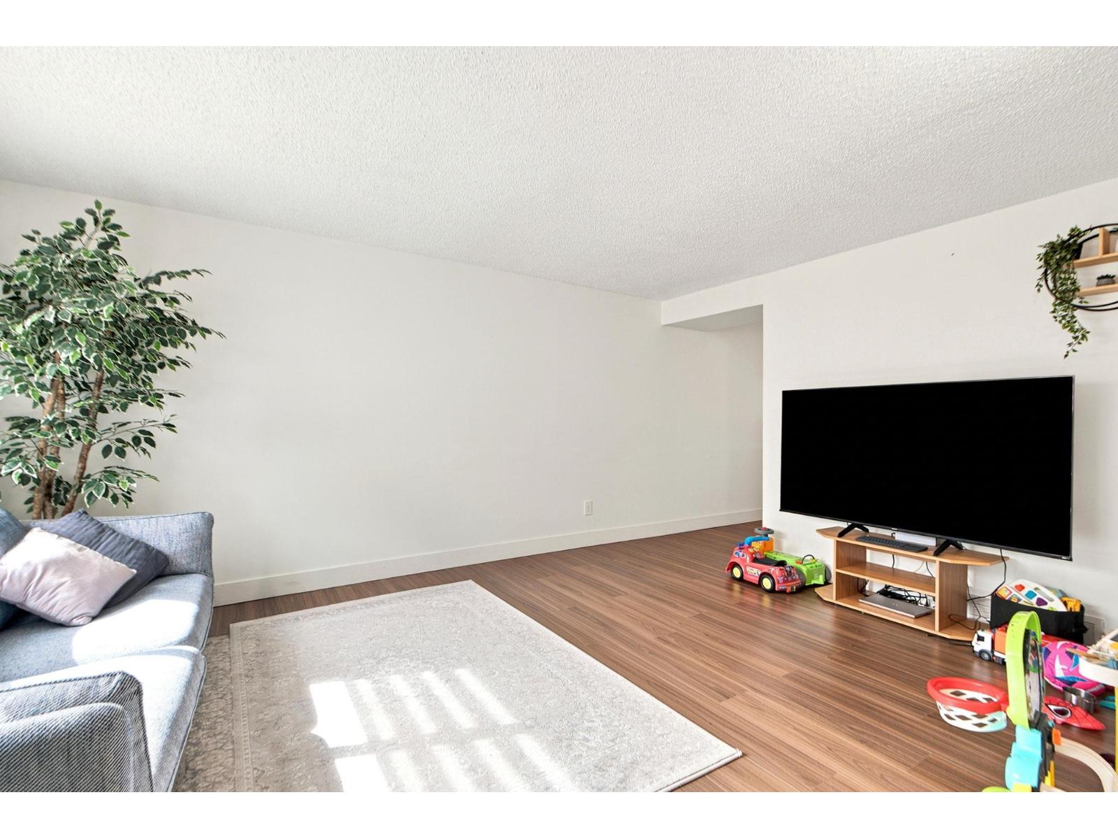 9443 132a Street Property Photo 7