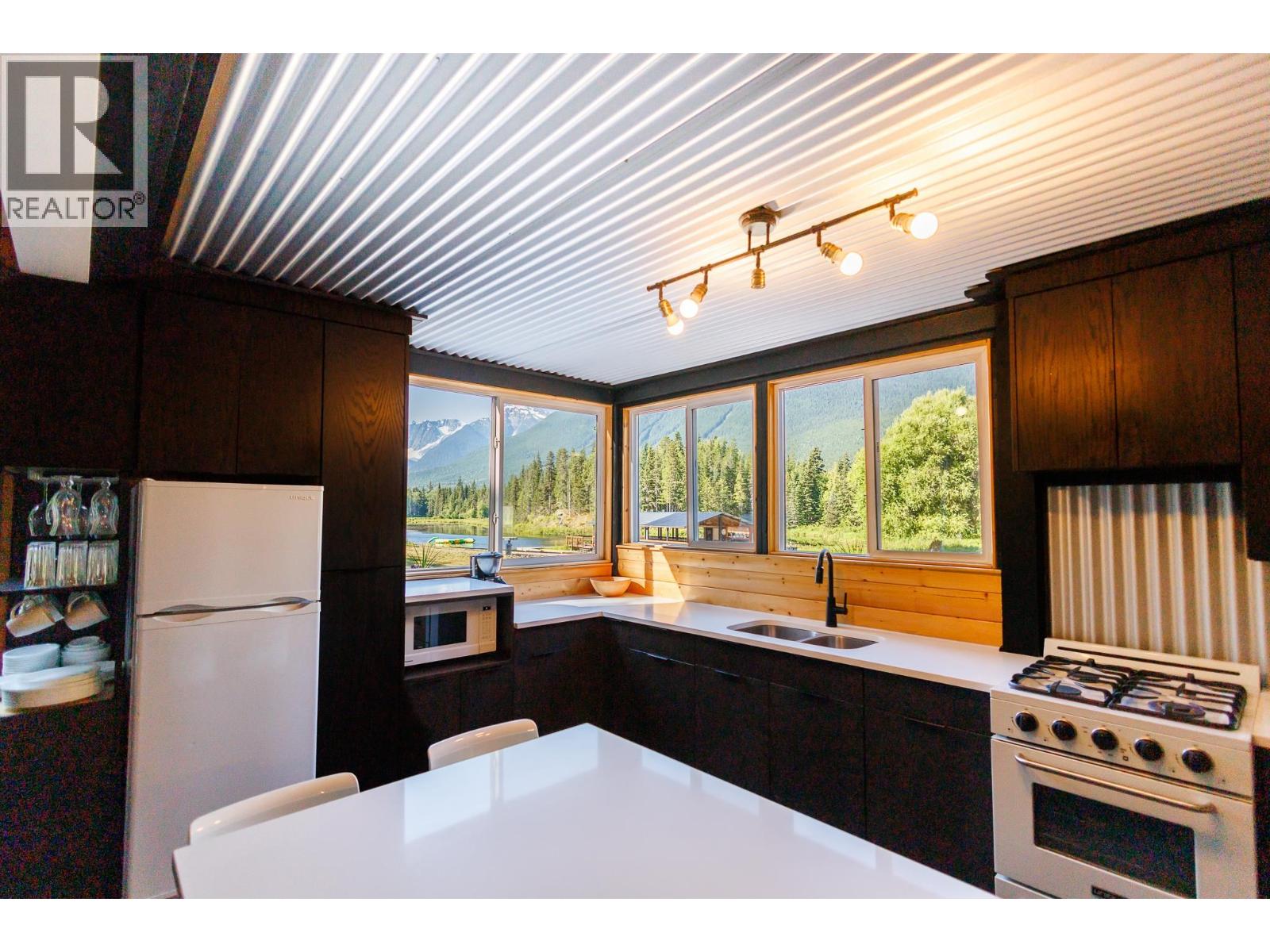 20519 16 Highway Property Photo 10