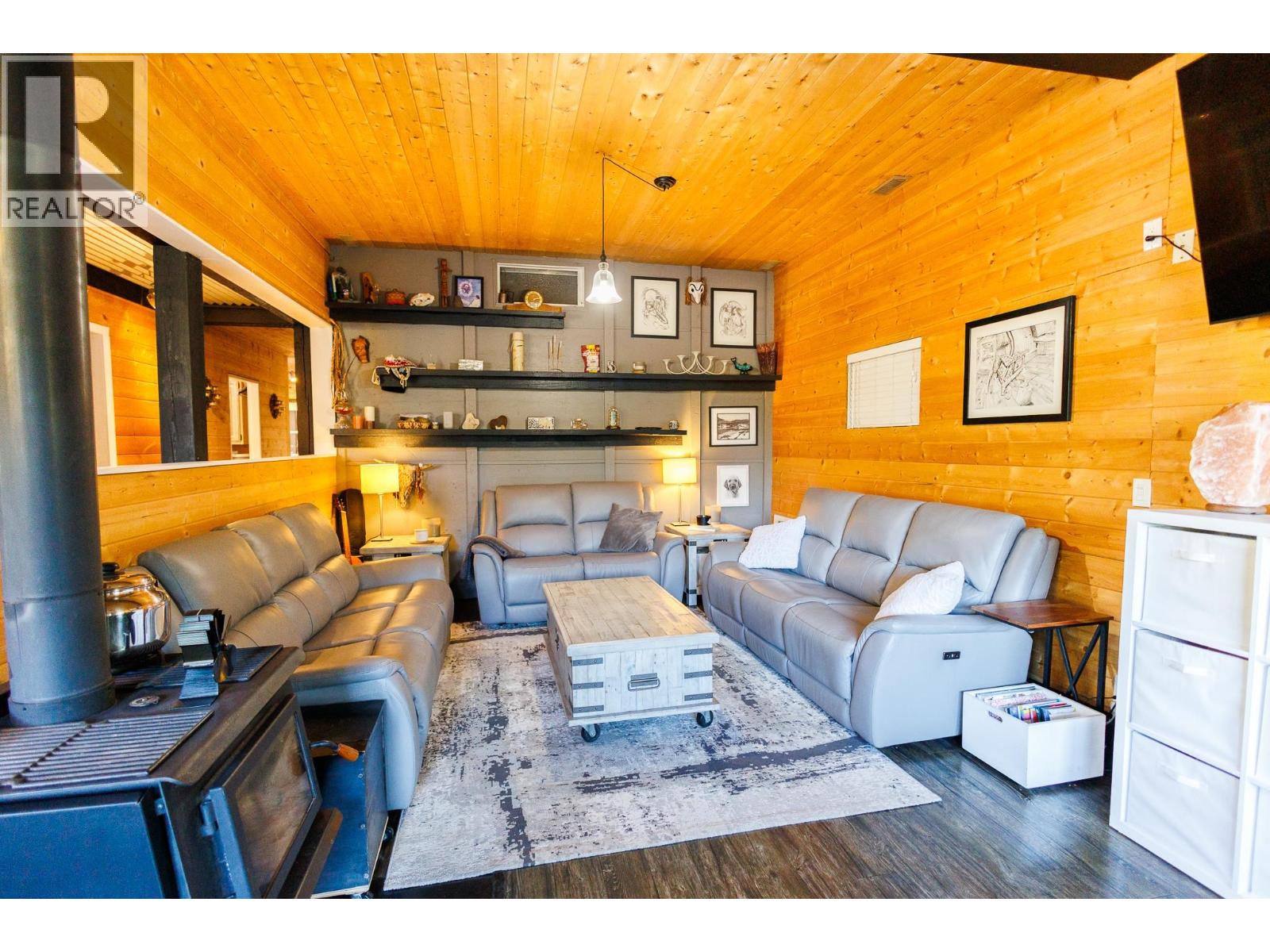 20519 16 Highway Property Photo 14
