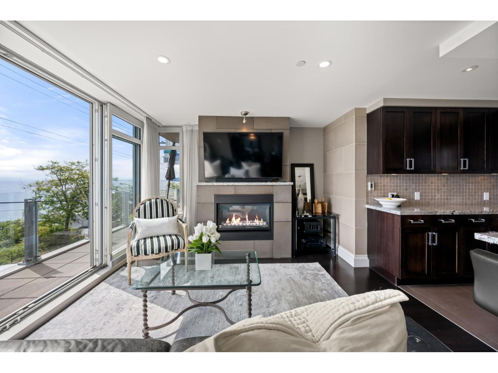 201 15097 Marine Drive Property Photo 6