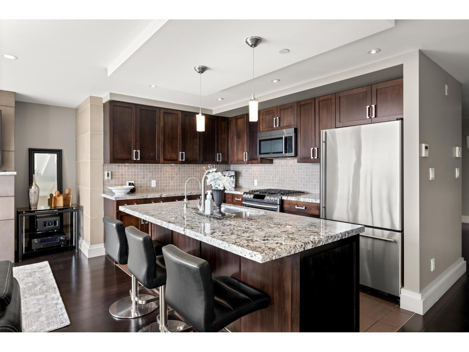 201 15097 Marine Drive Property Photo 8