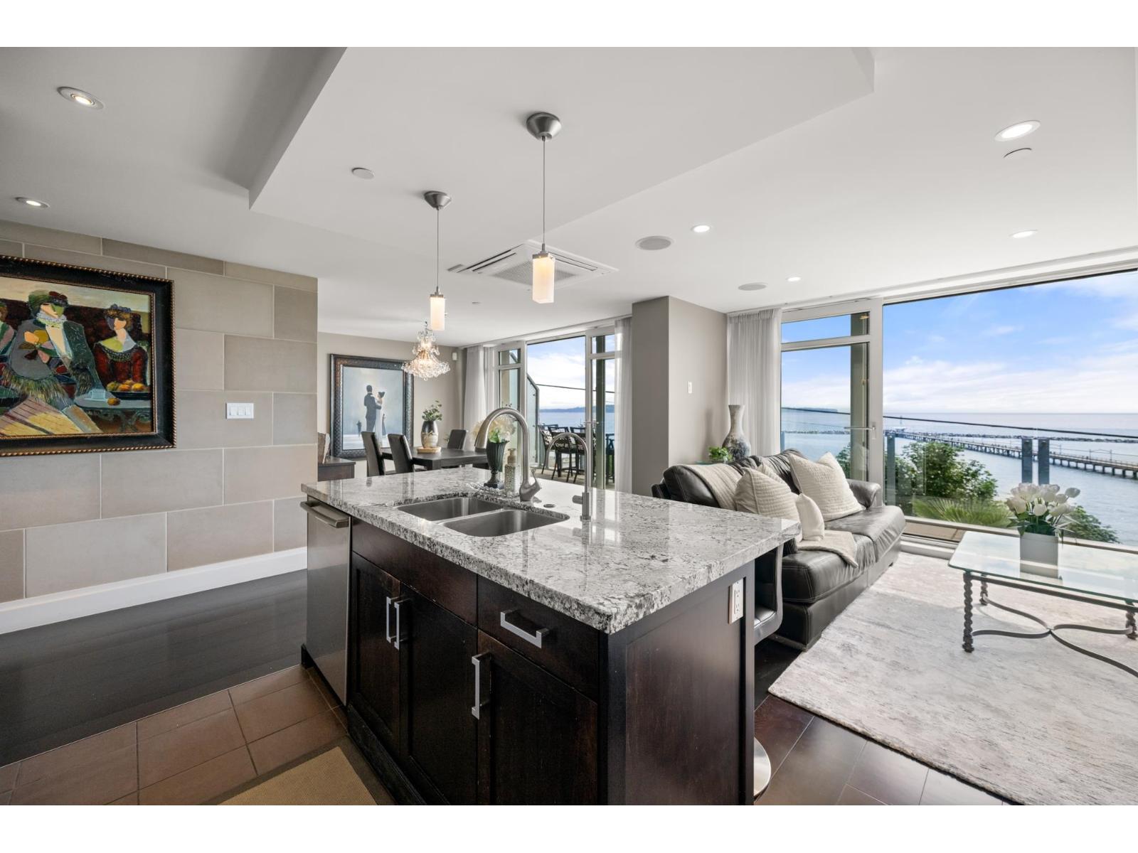 201 15097 Marine Drive Property Photo 10