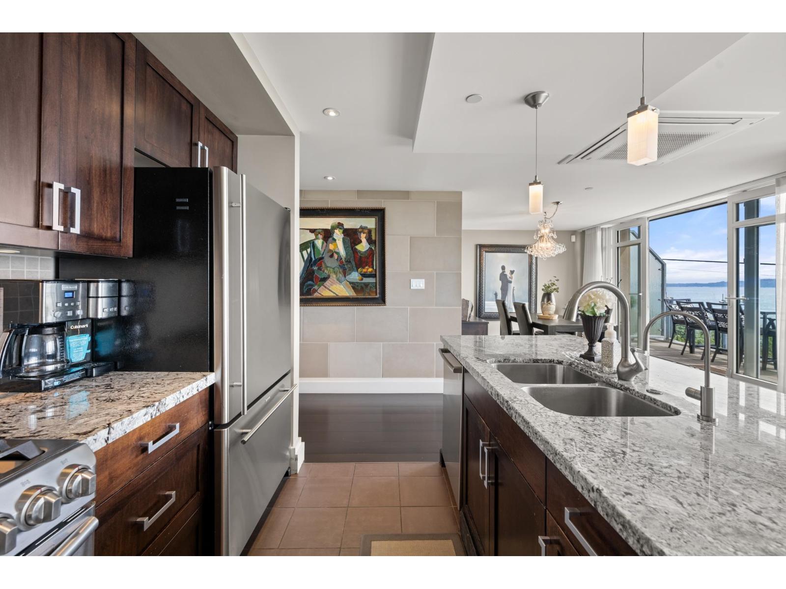 201 15097 Marine Drive Property Photo 12