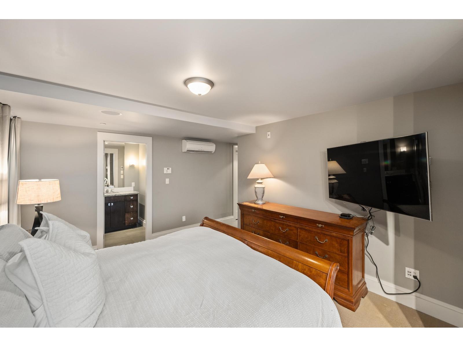 201 15097 Marine Drive Property Photo 23