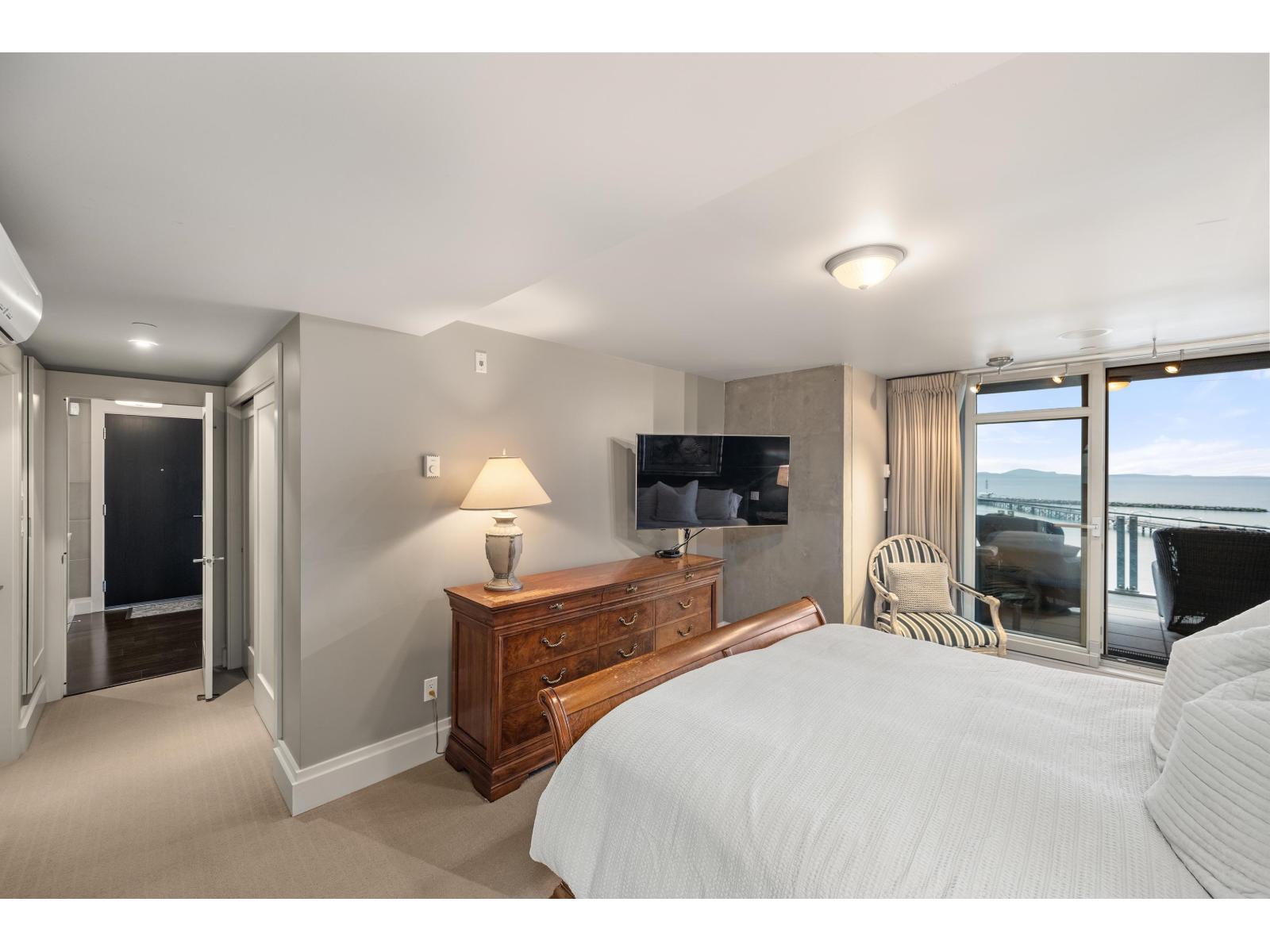 201 15097 Marine Drive Property Photo 24