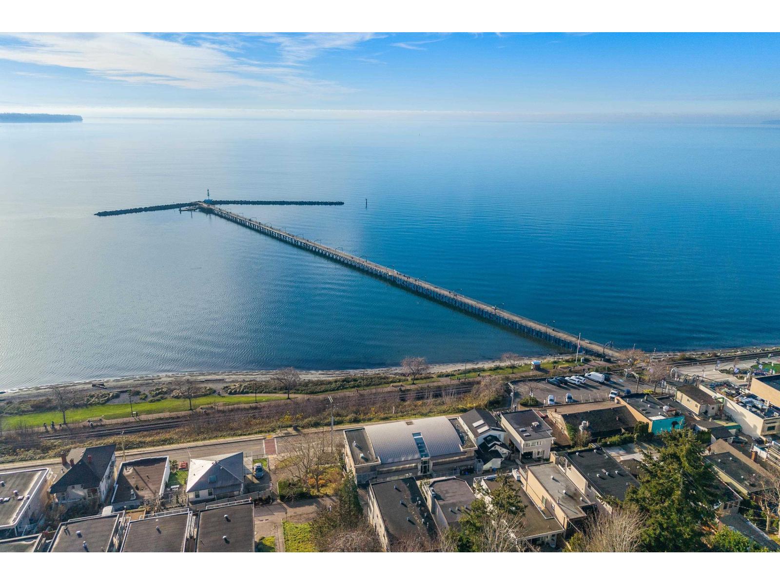 201 15097 Marine Drive Property Photo 35