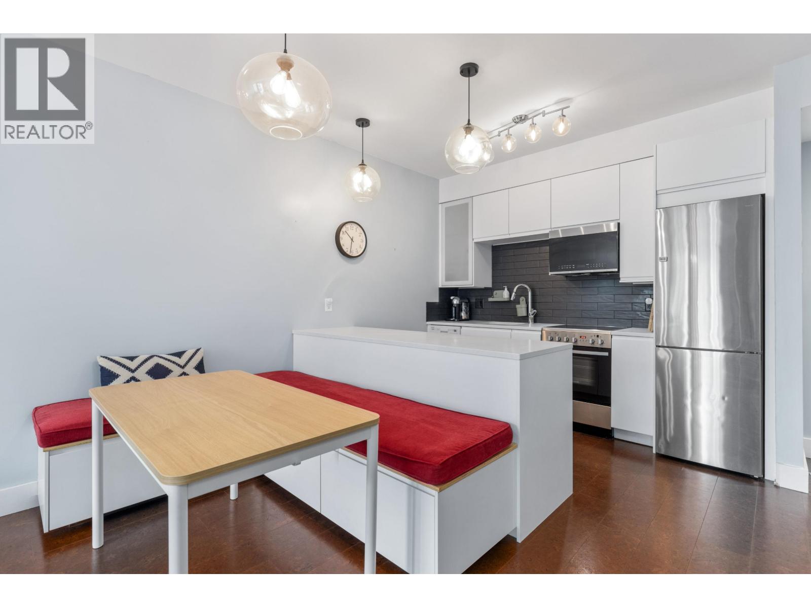 205 7330 Arbutus Street Property Photo 5