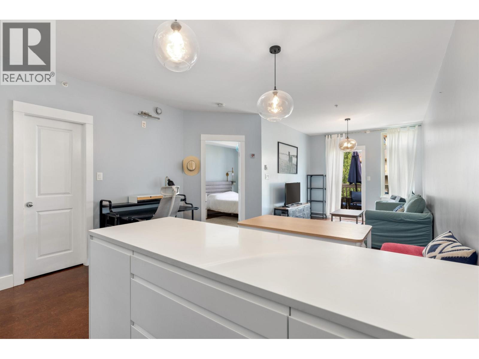 205 7330 Arbutus Street Property Photo 9