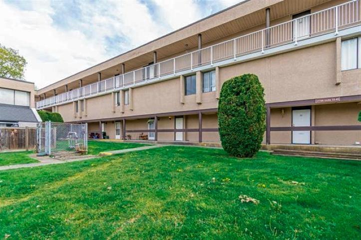 35 17706 60 Avenue Property Photo 1