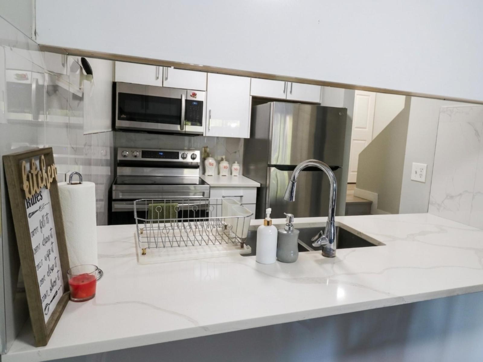 35 17706 60 Avenue Property Photo 4