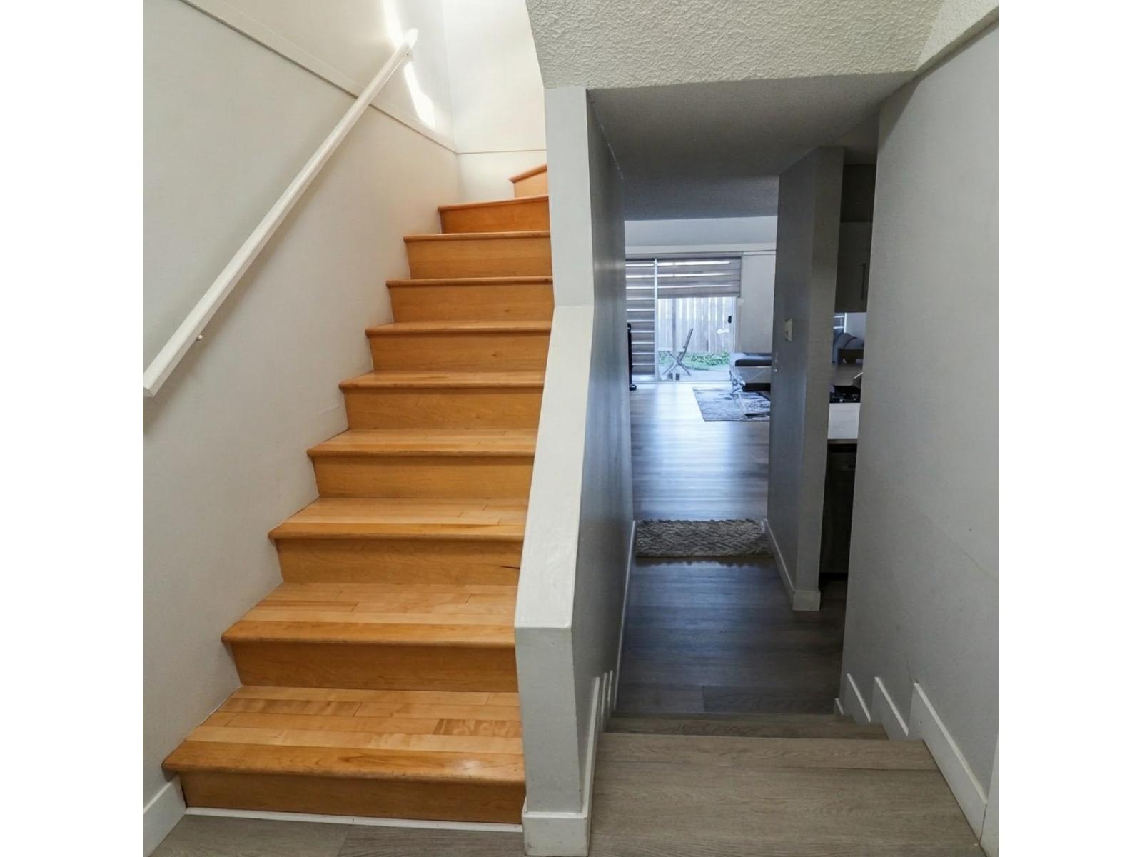 35 17706 60 Avenue Property Photo 6