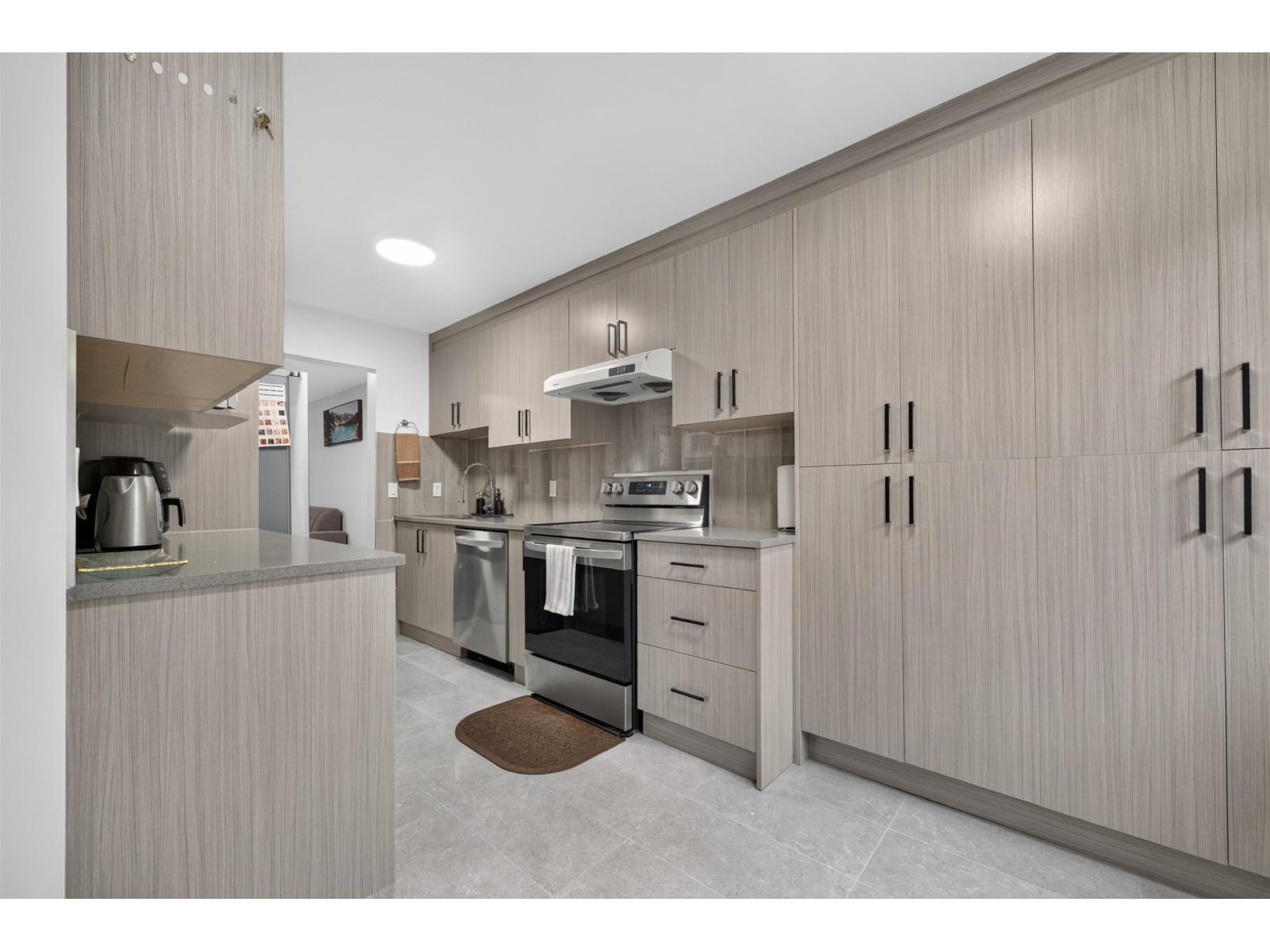 121 9467 PRINCE CHARLES BOULEVARD Property Photo 1