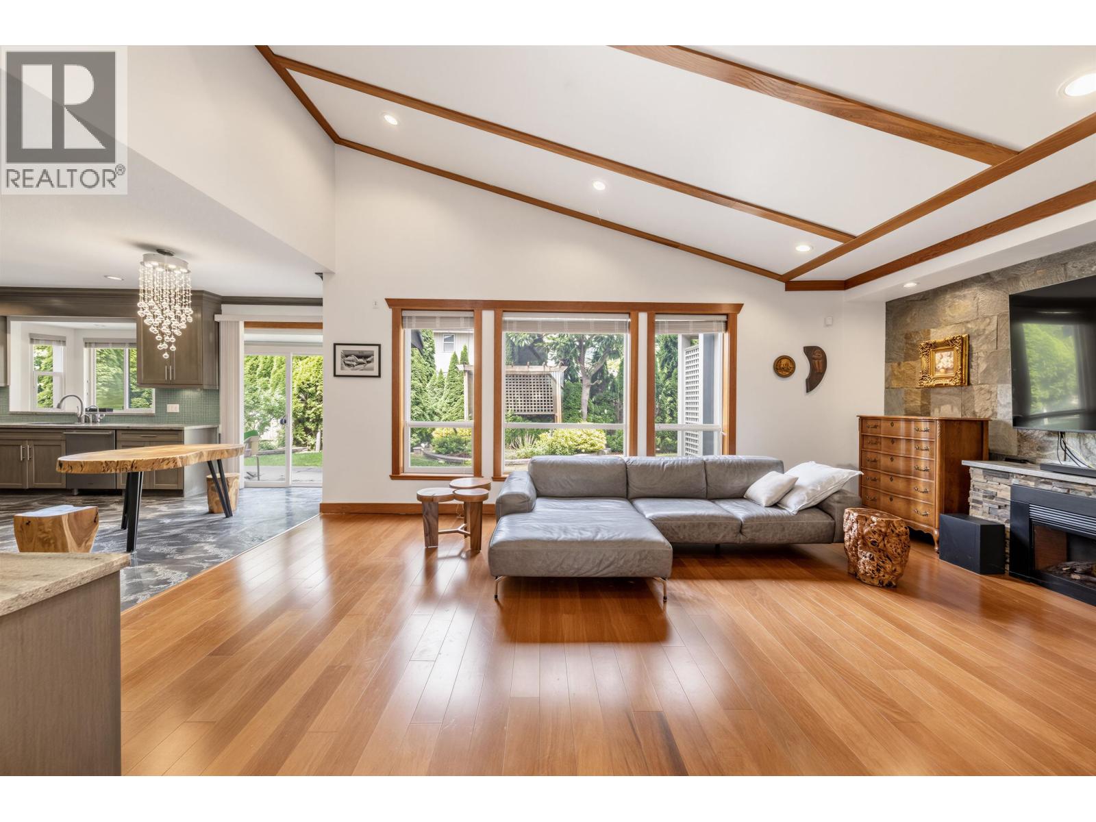 4451 Granville Avenue Property Photo 11