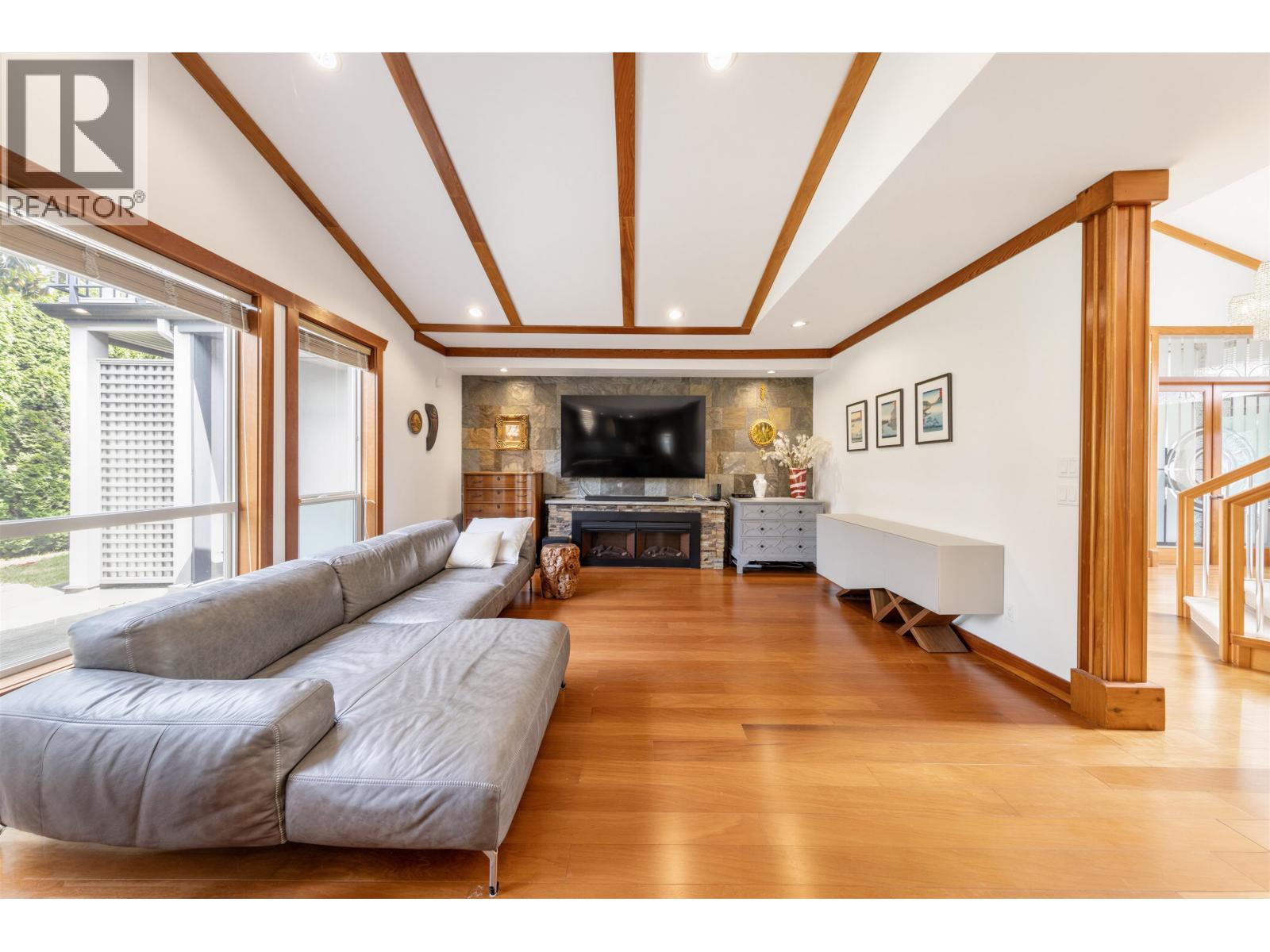 4451 Granville Avenue Property Photo 15