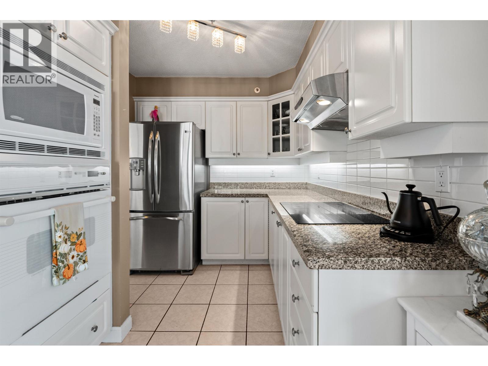 12d 328 Taylor Way Property Photo 17