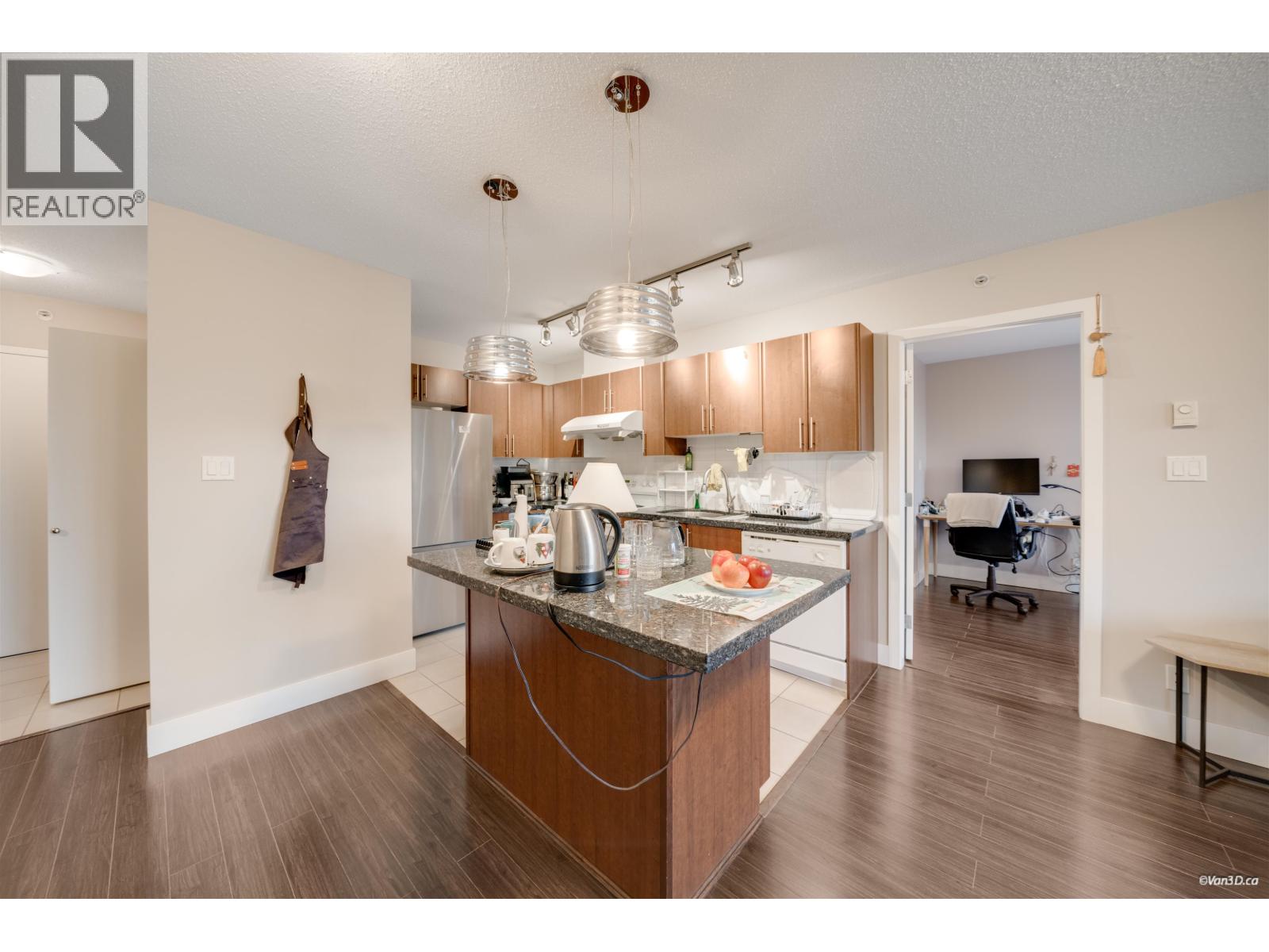 1102 1178 Heffley Crescent Property Photo 5