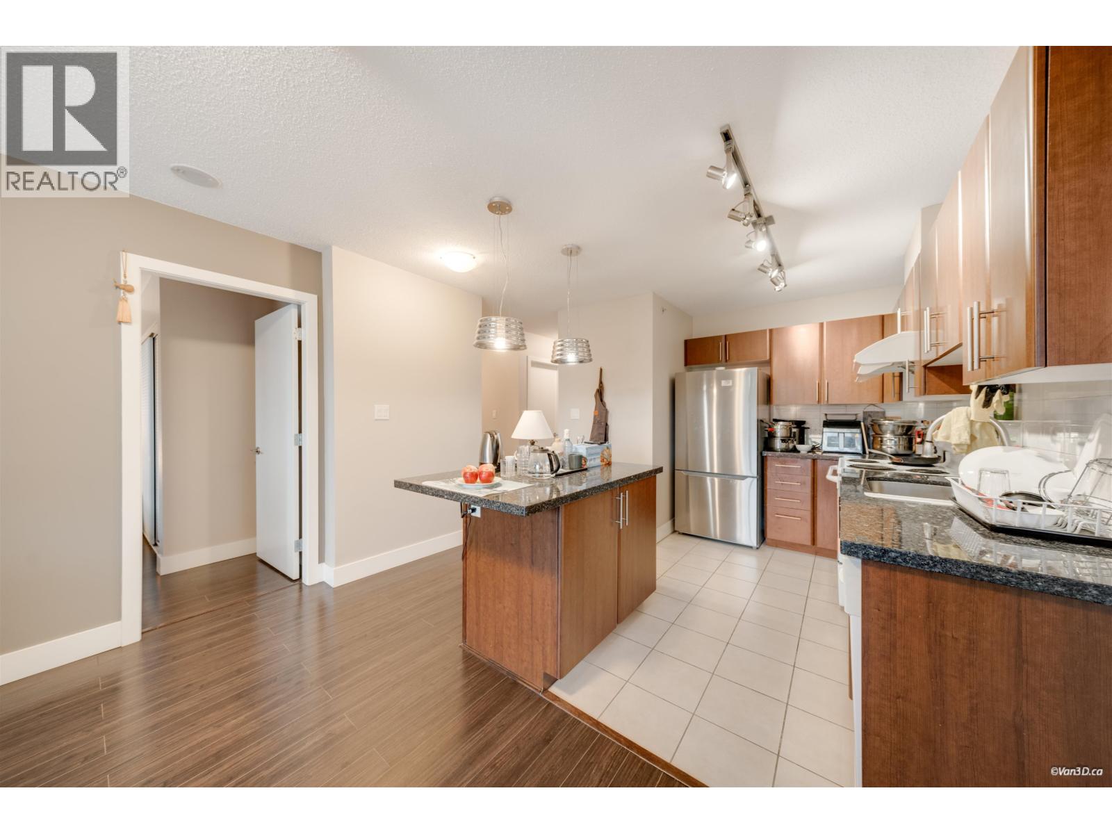 1102 1178 Heffley Crescent Property Photo 6