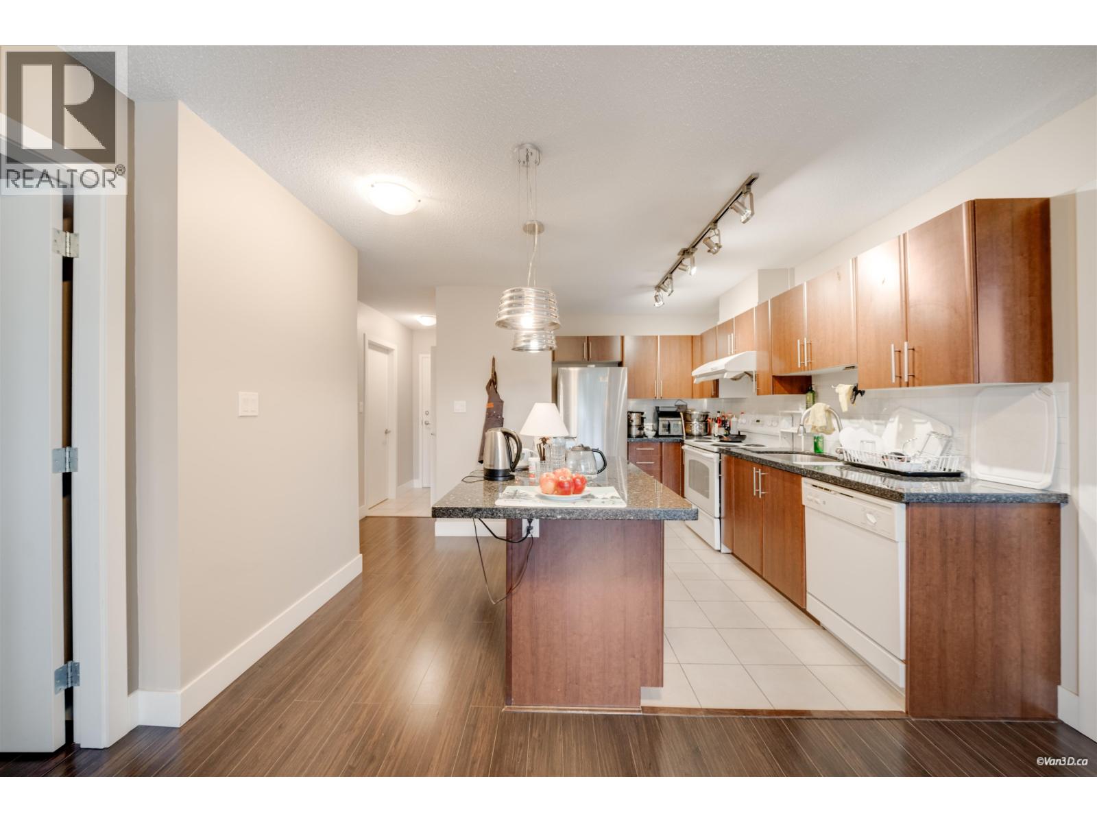 1102 1178 Heffley Crescent Property Photo 7