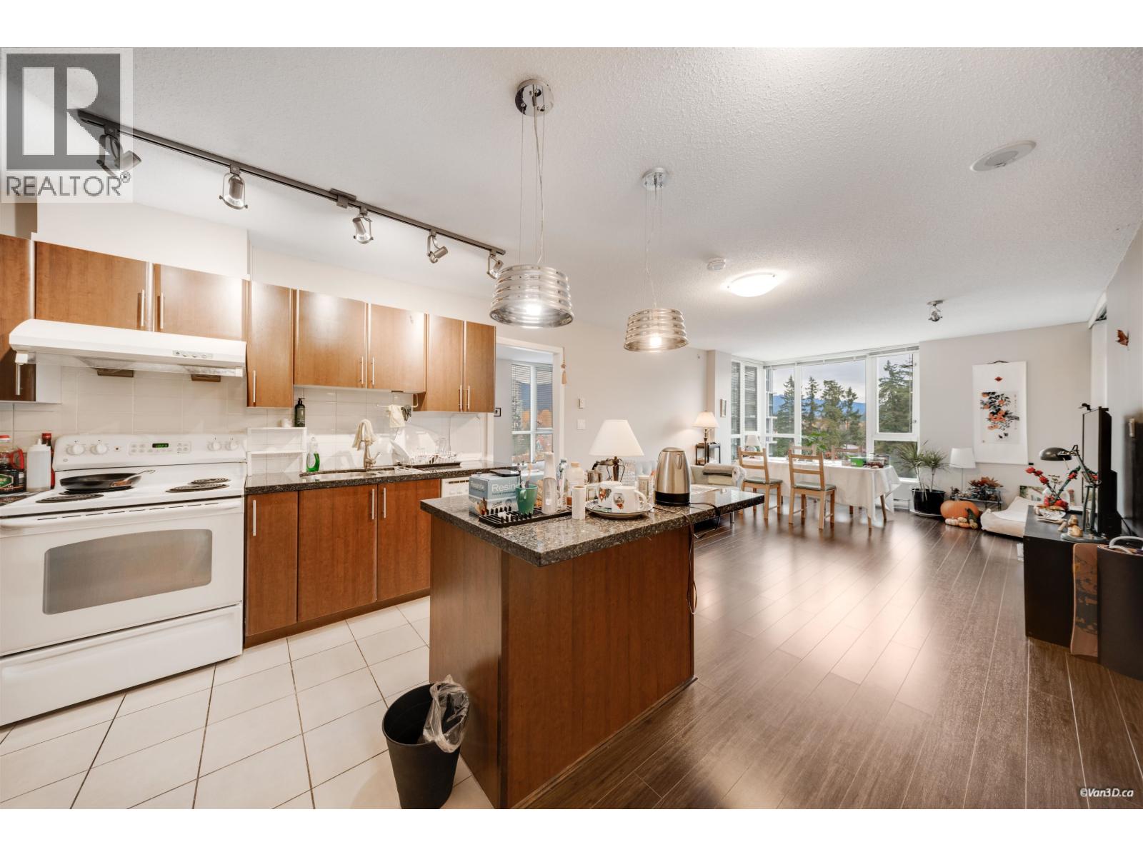 1102 1178 Heffley Crescent Property Photo 9