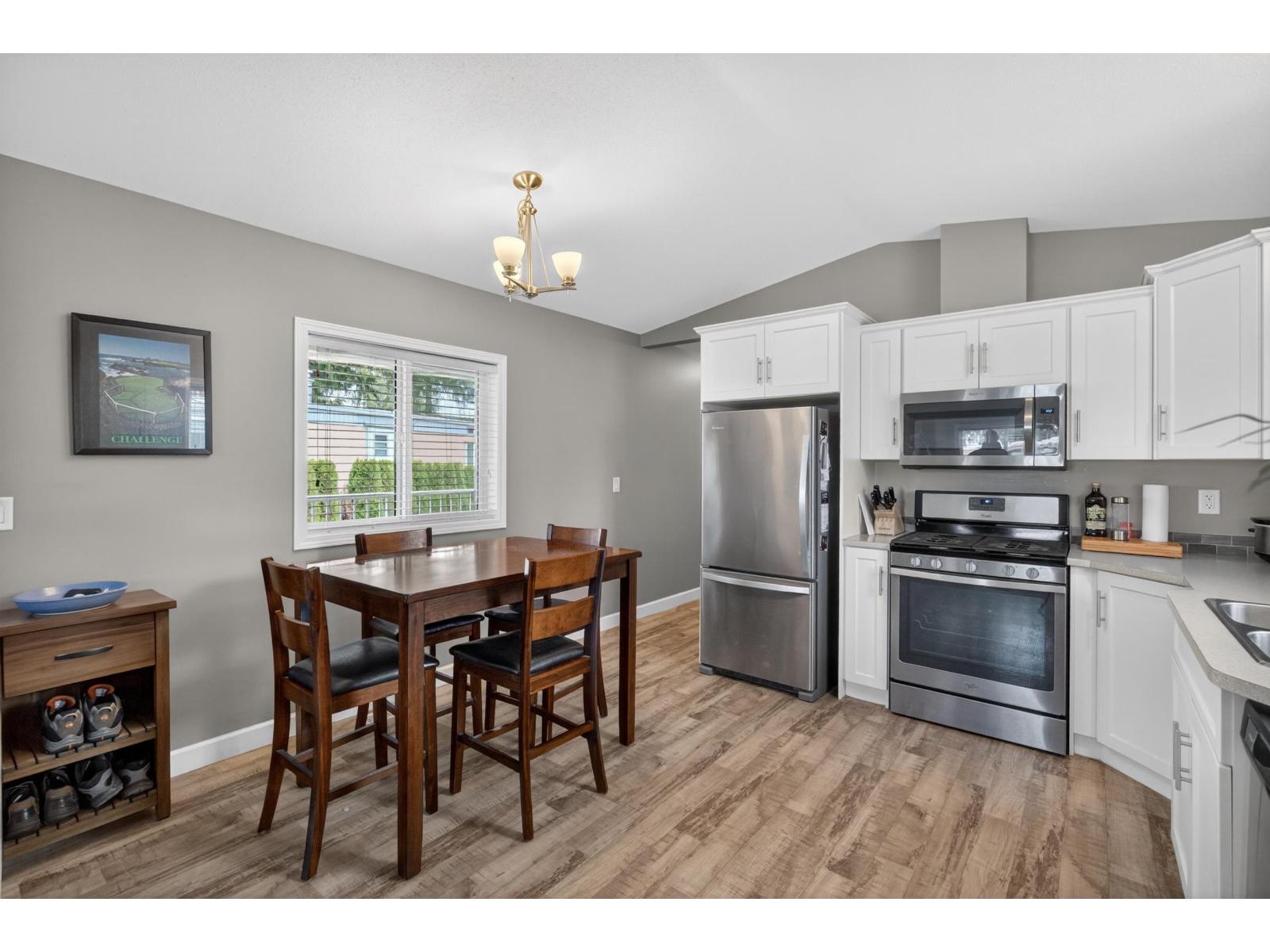 17 24330 Fraser Highway Property Photo 10