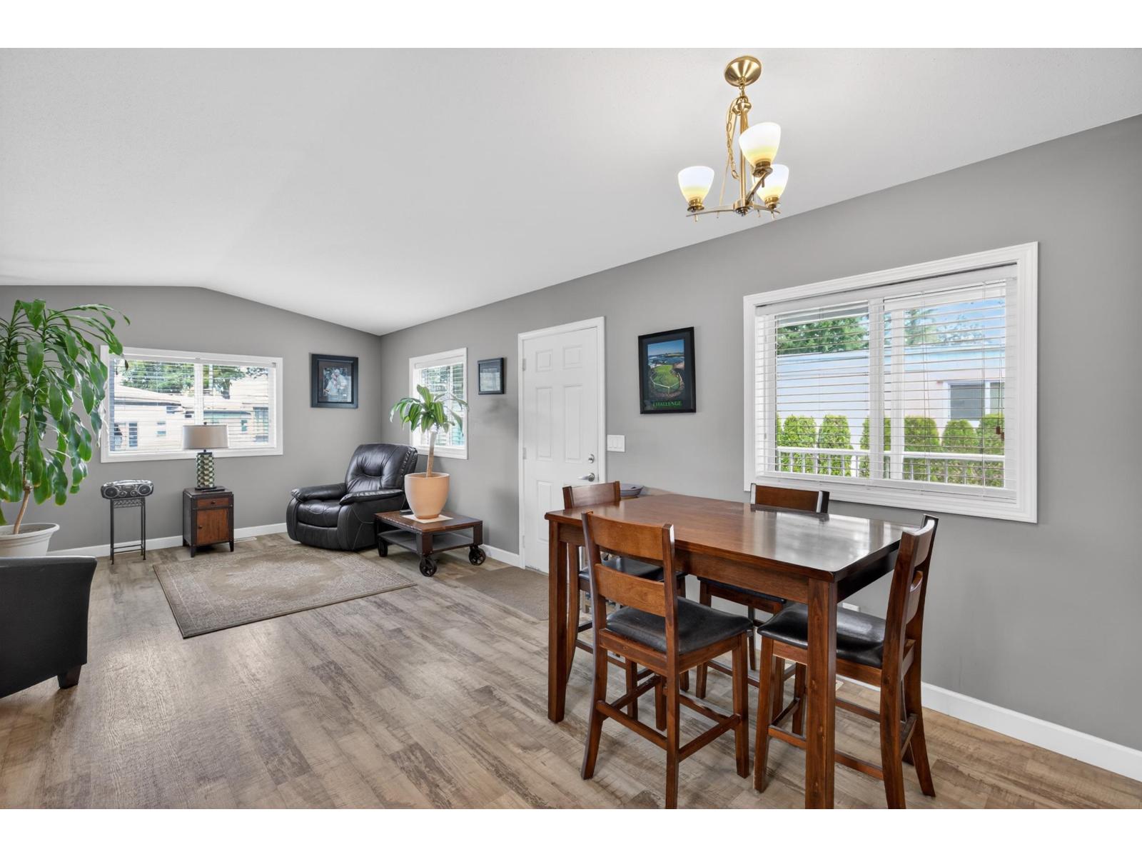17 24330 Fraser Highway Property Photo 12