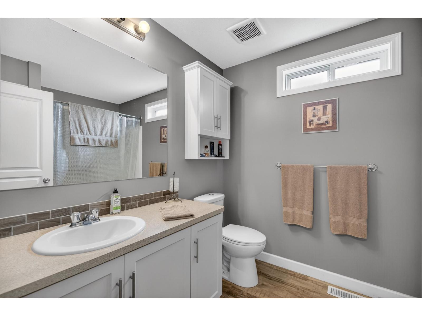 17 24330 Fraser Highway Property Photo 18