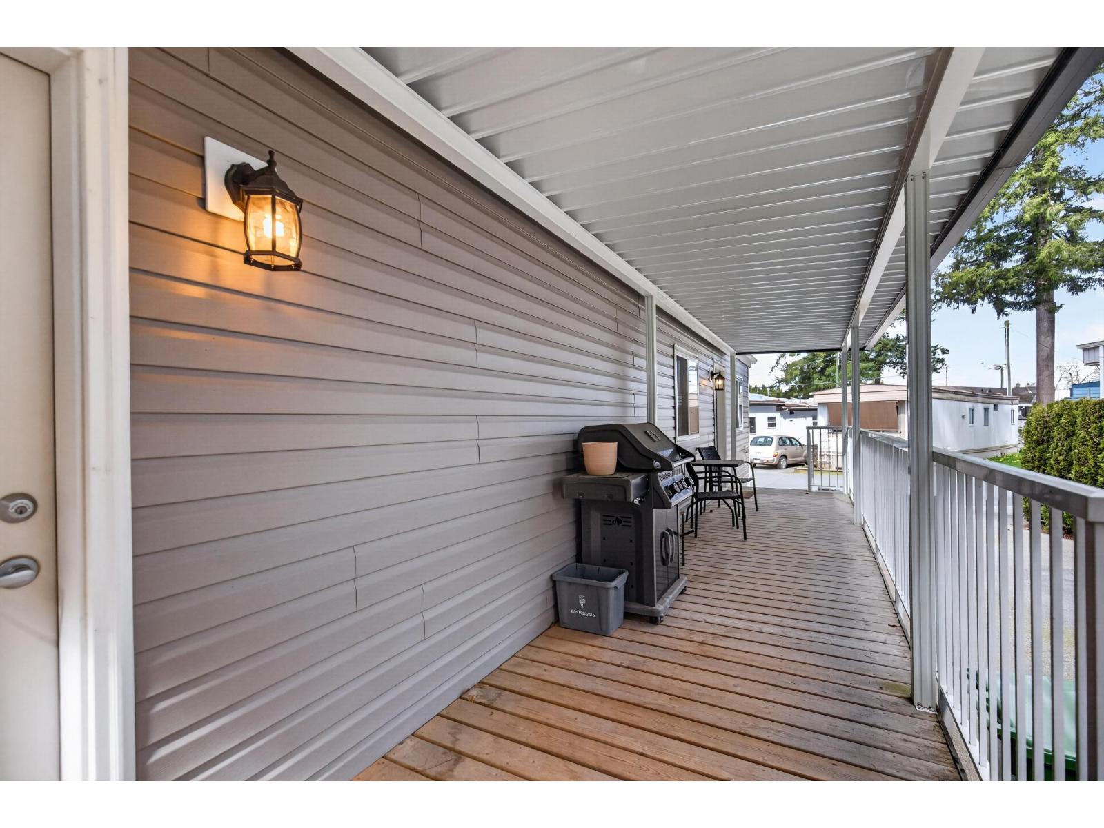 17 24330 Fraser Highway Property Photo 21