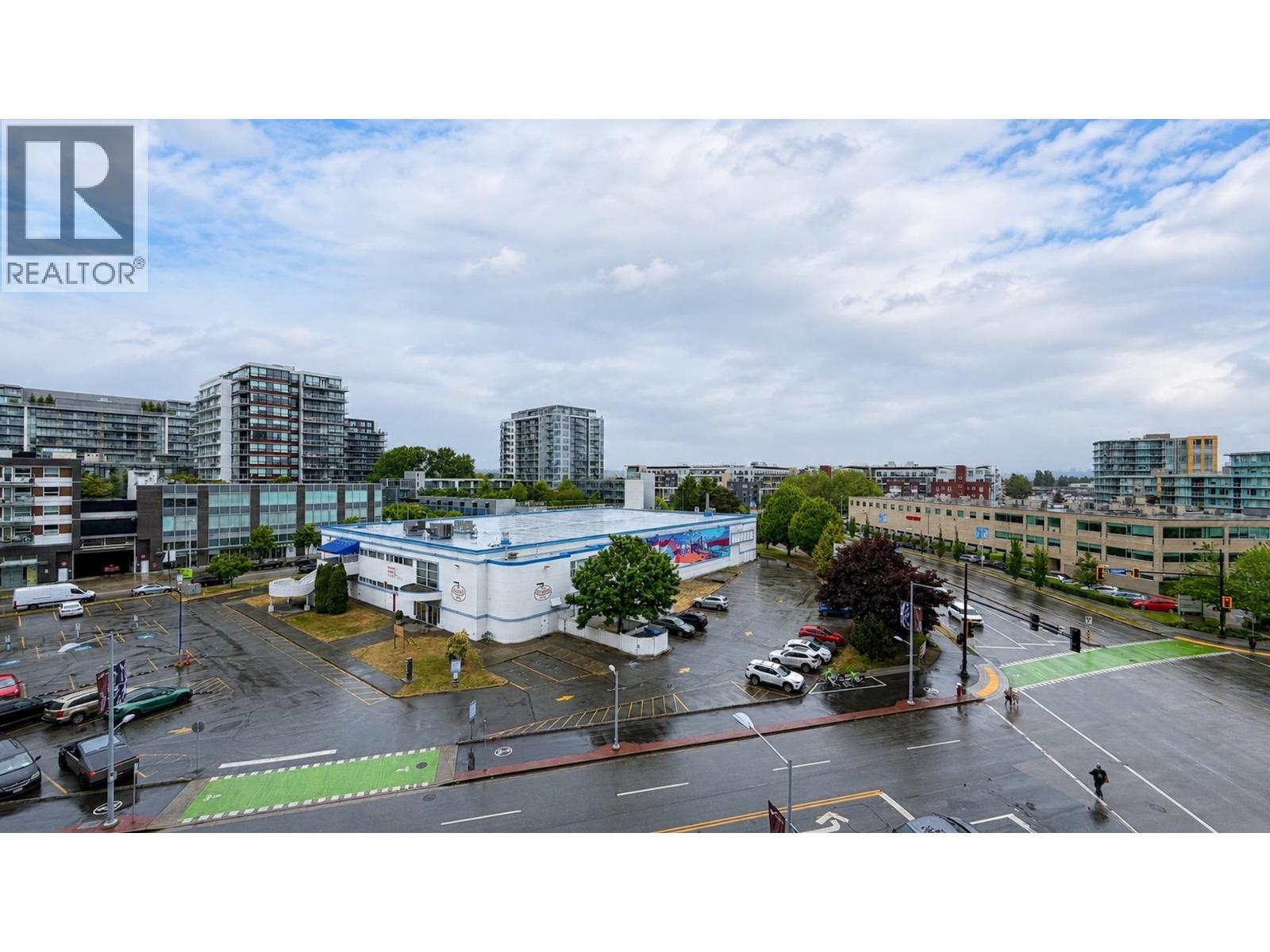 709 7488 Lansdowne Road Property Photo 3