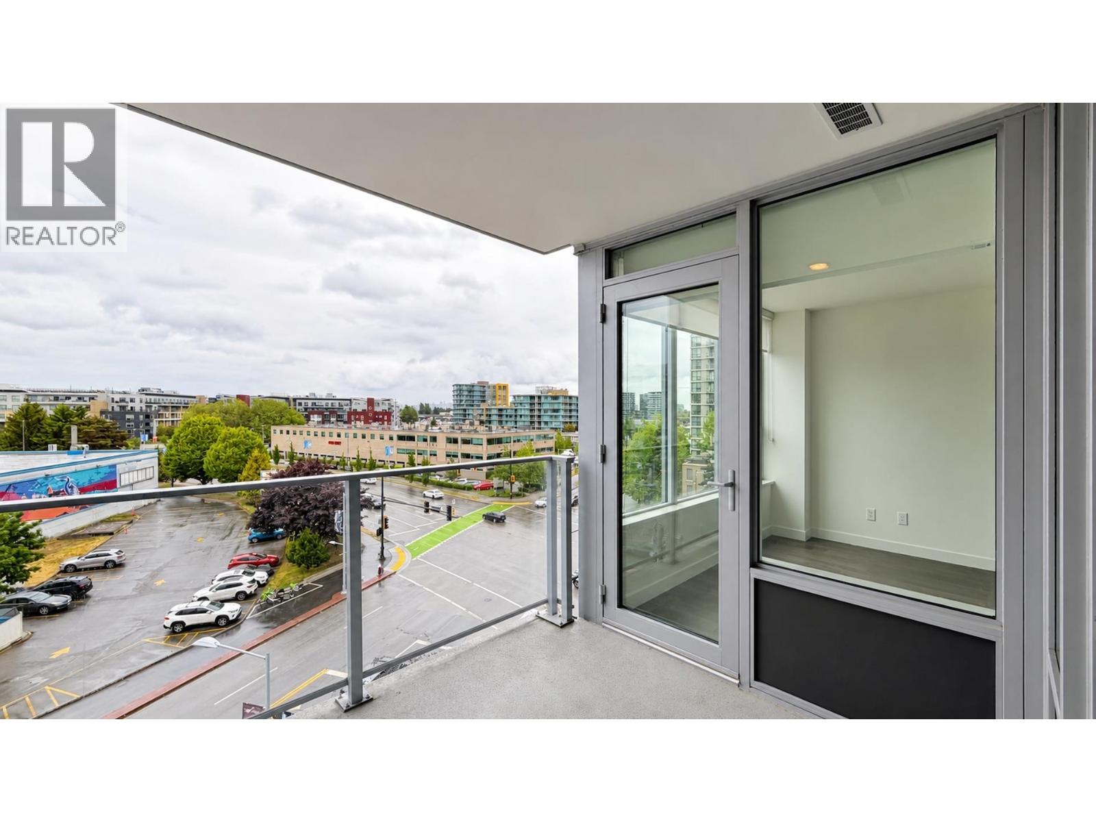 709 7488 Lansdowne Road Property Photo 4