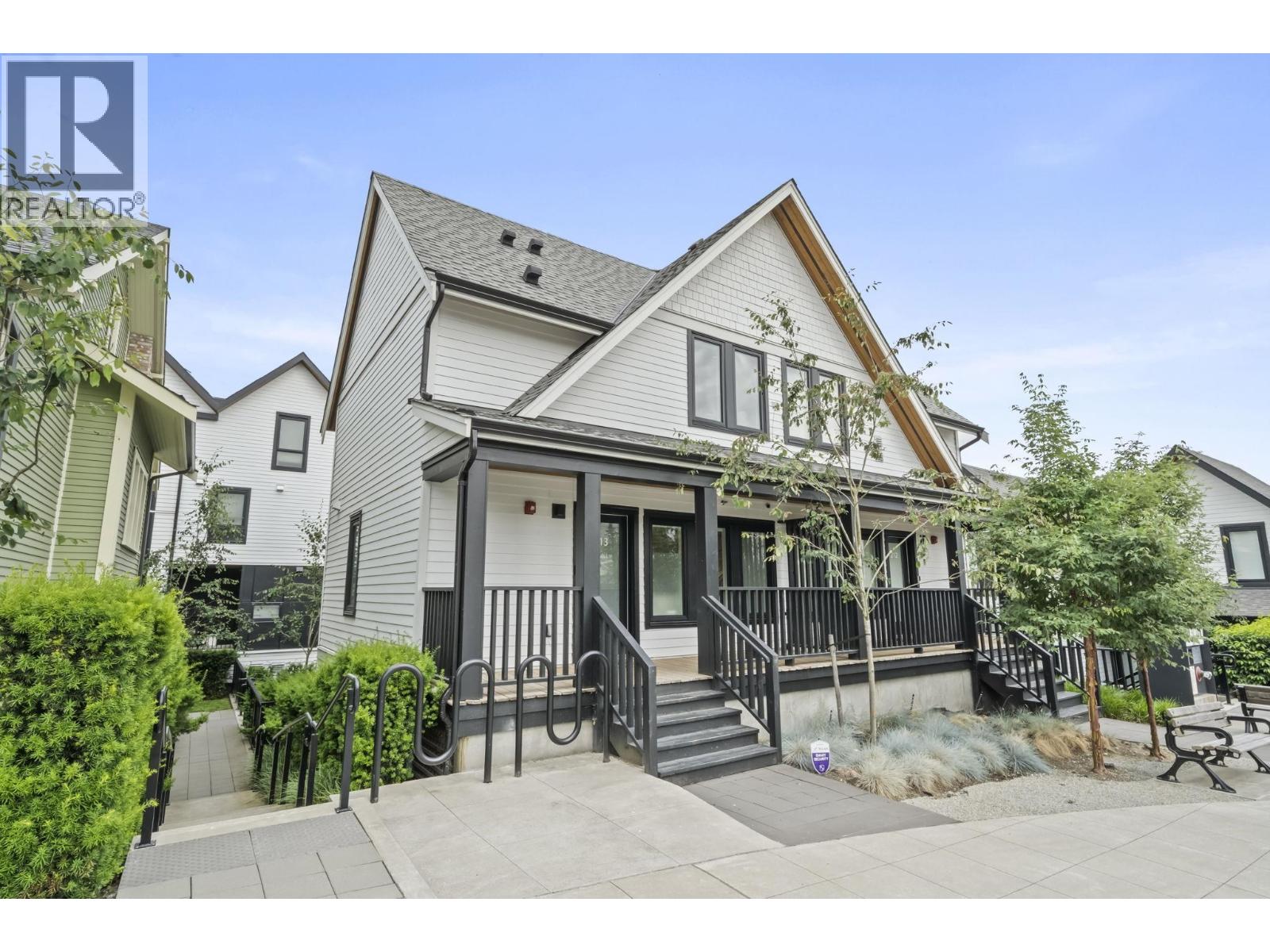 213 1306 LAVAL SQUARE Property Photo 1