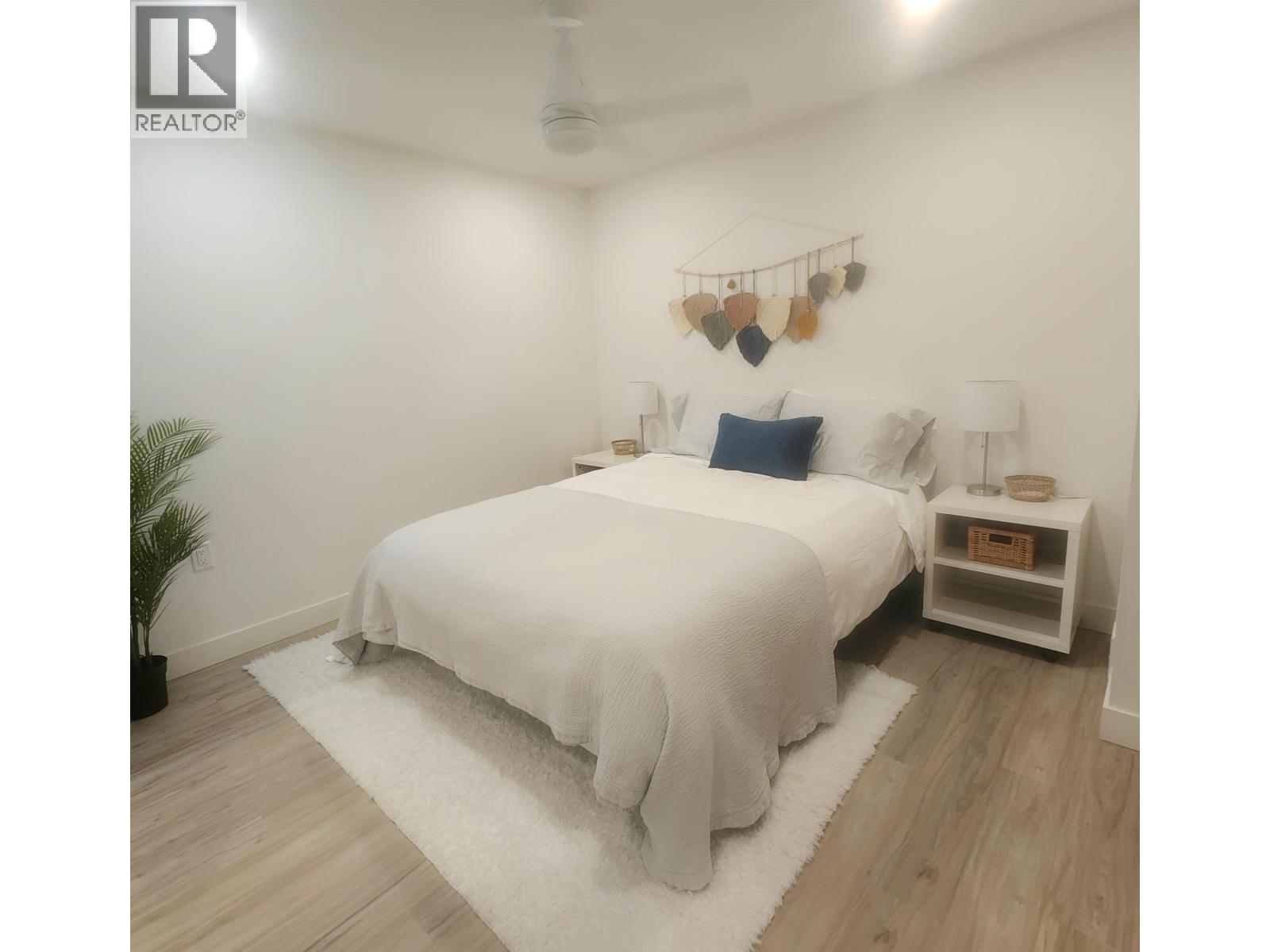 163 W 20th Street Property Photo 8