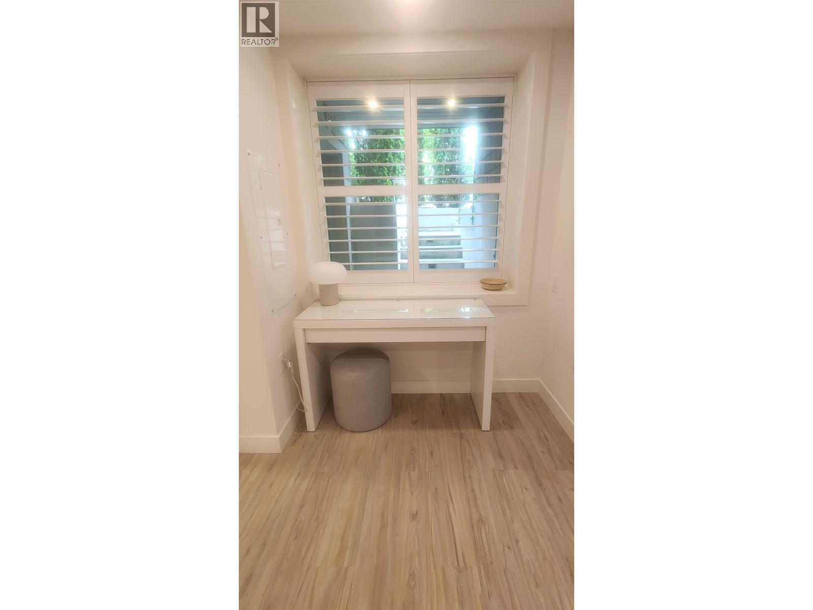 163 W 20th Street Property Photo 10