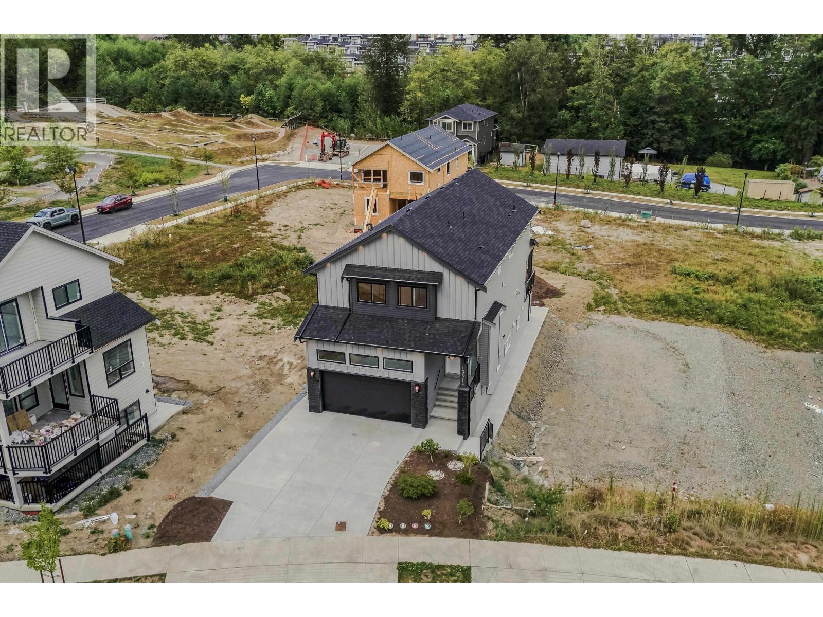 13614 230a Street Property Photo 3