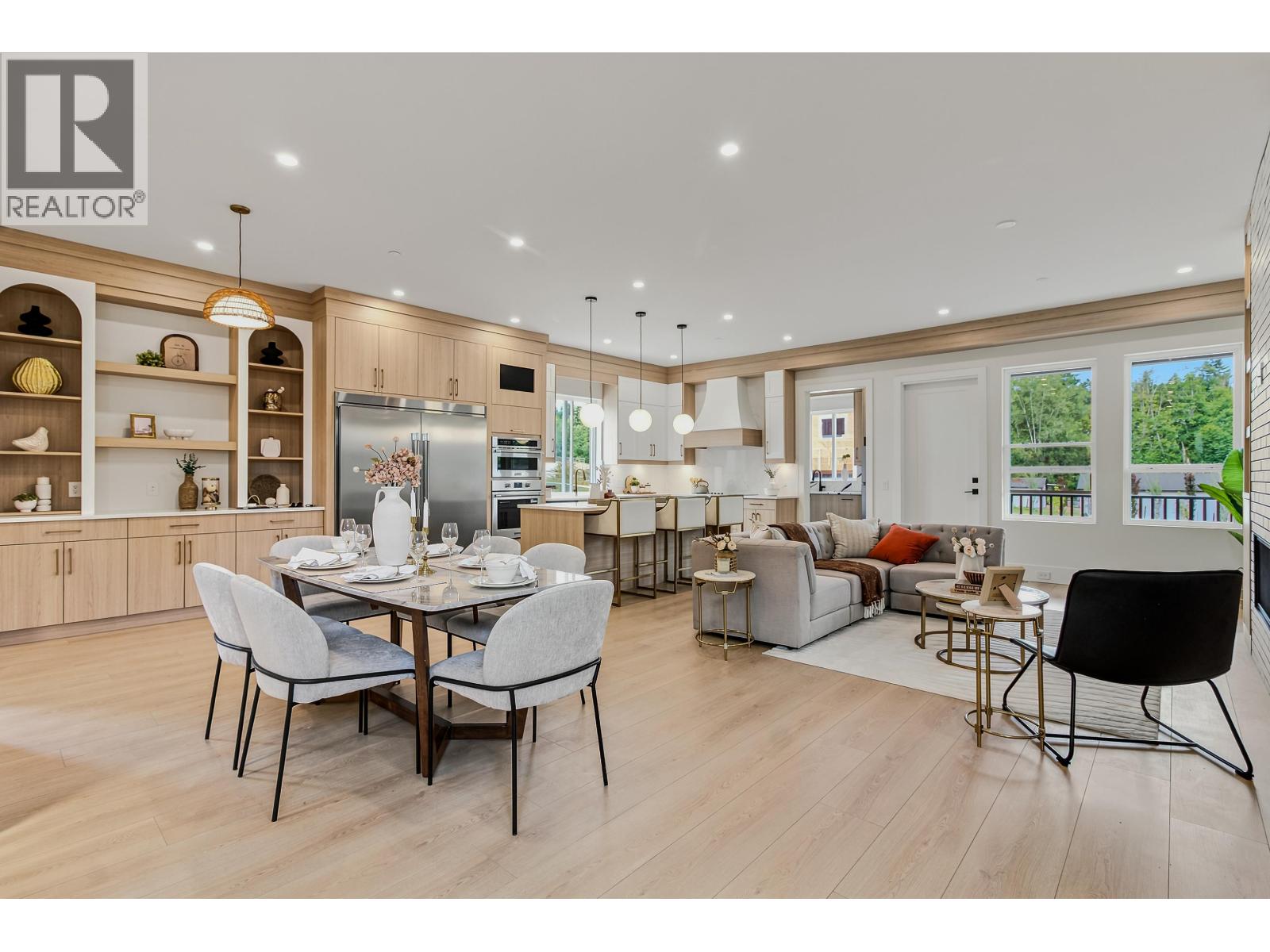 13614 230a Street Property Photo 6