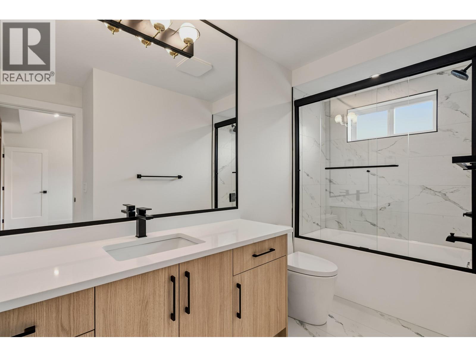 13614 230a Street Property Photo 29