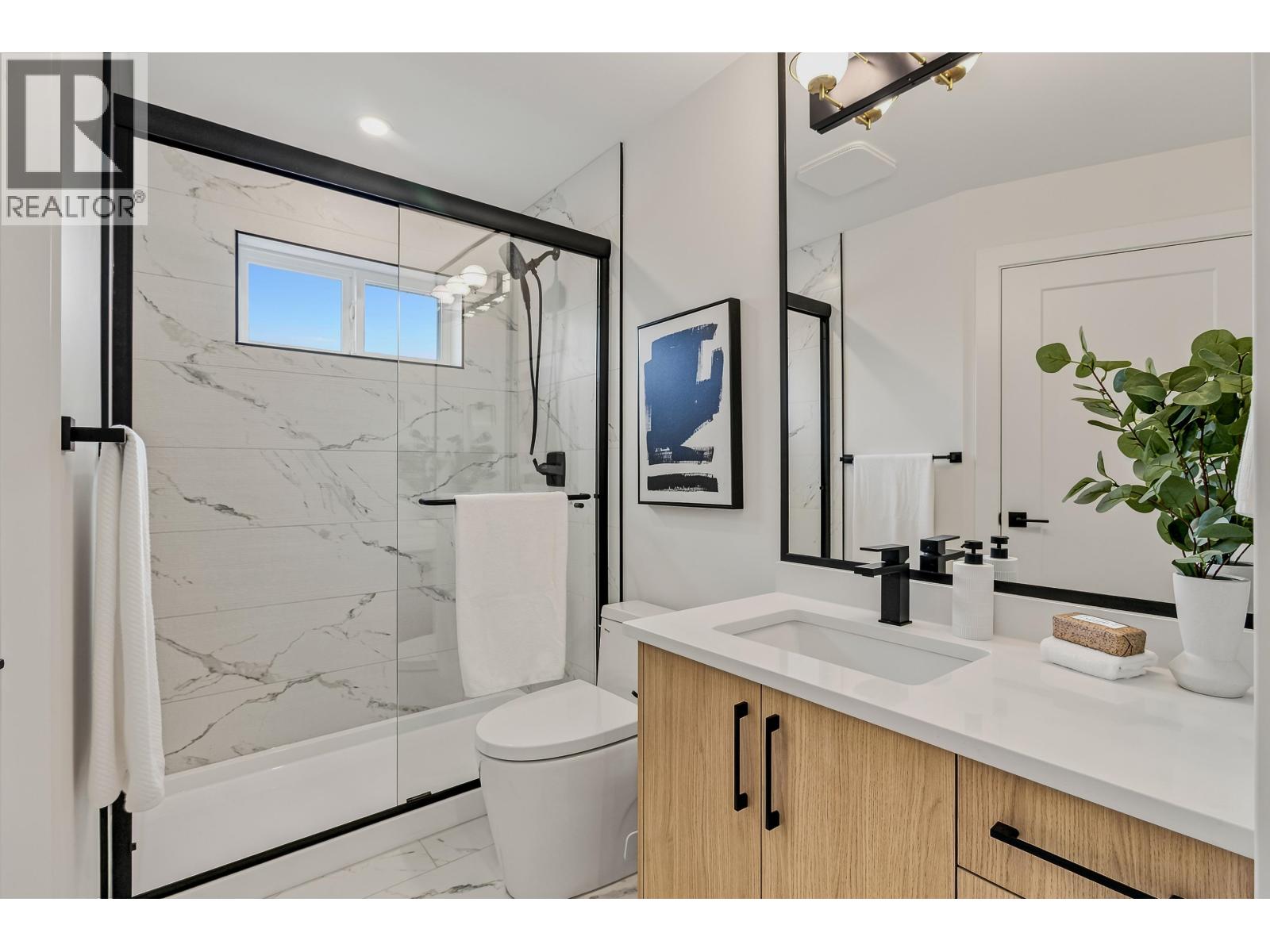 13614 230a Street Property Photo 32