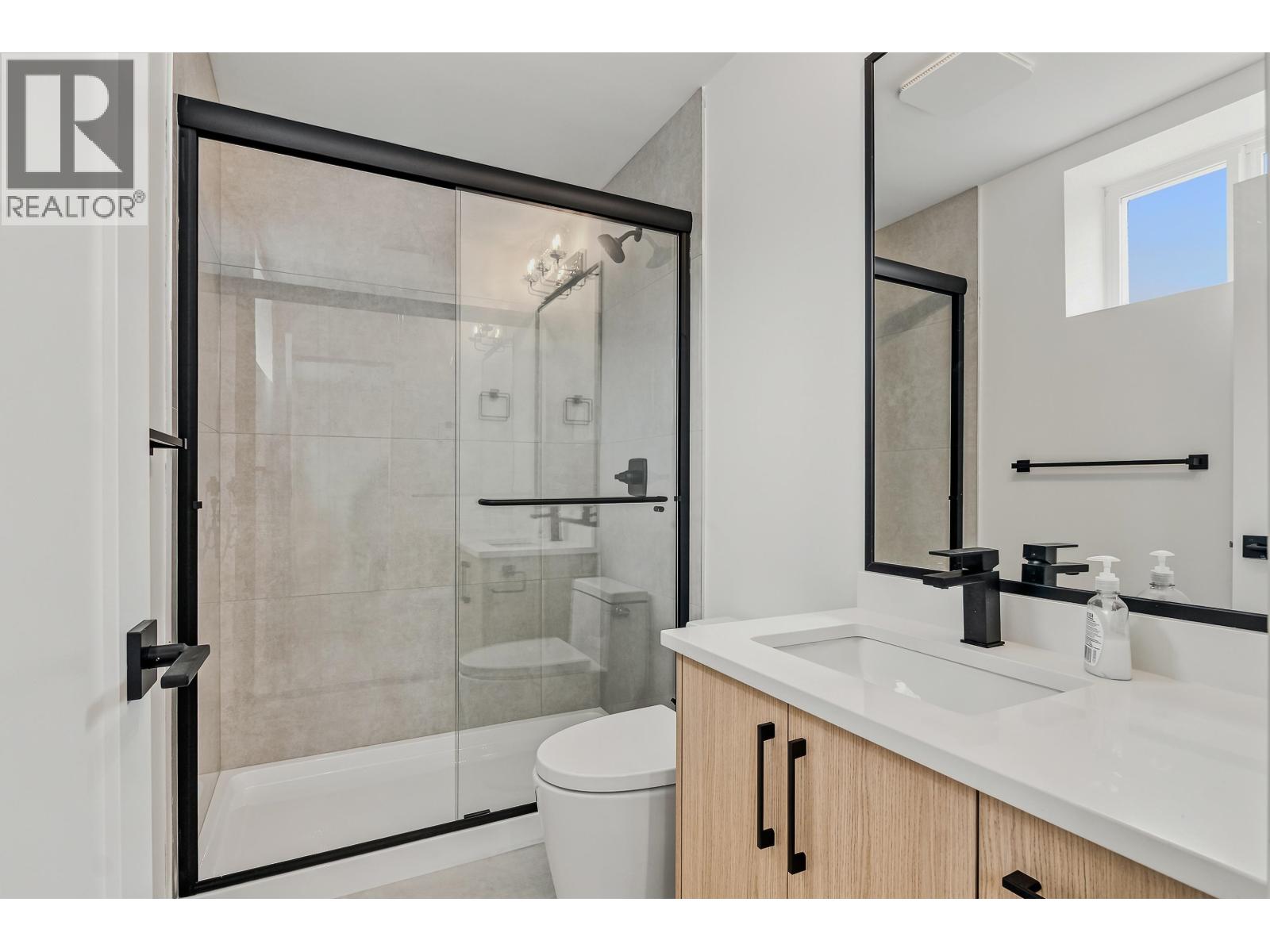13614 230a Street Property Photo 36
