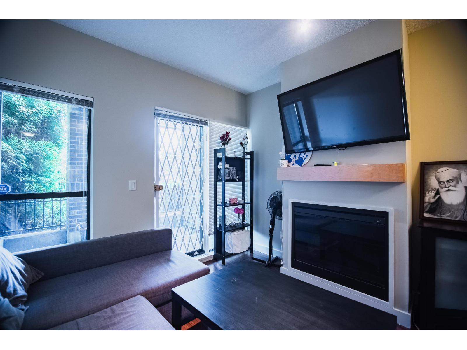 124 10838 City Parkway Property Photo 3
