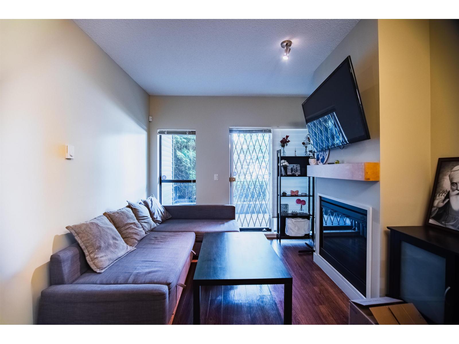124 10838 City Parkway Property Photo 6